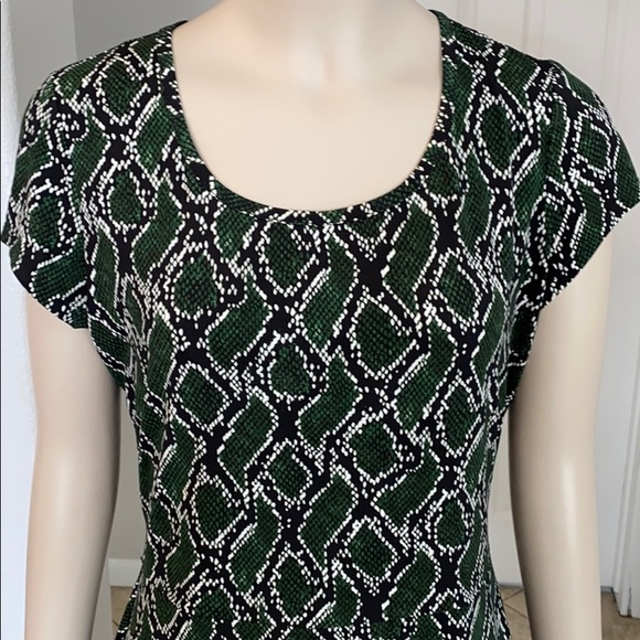 Michael Kors green snakeskin, short sleeve, skater dress, size small - Picture 4 of 9